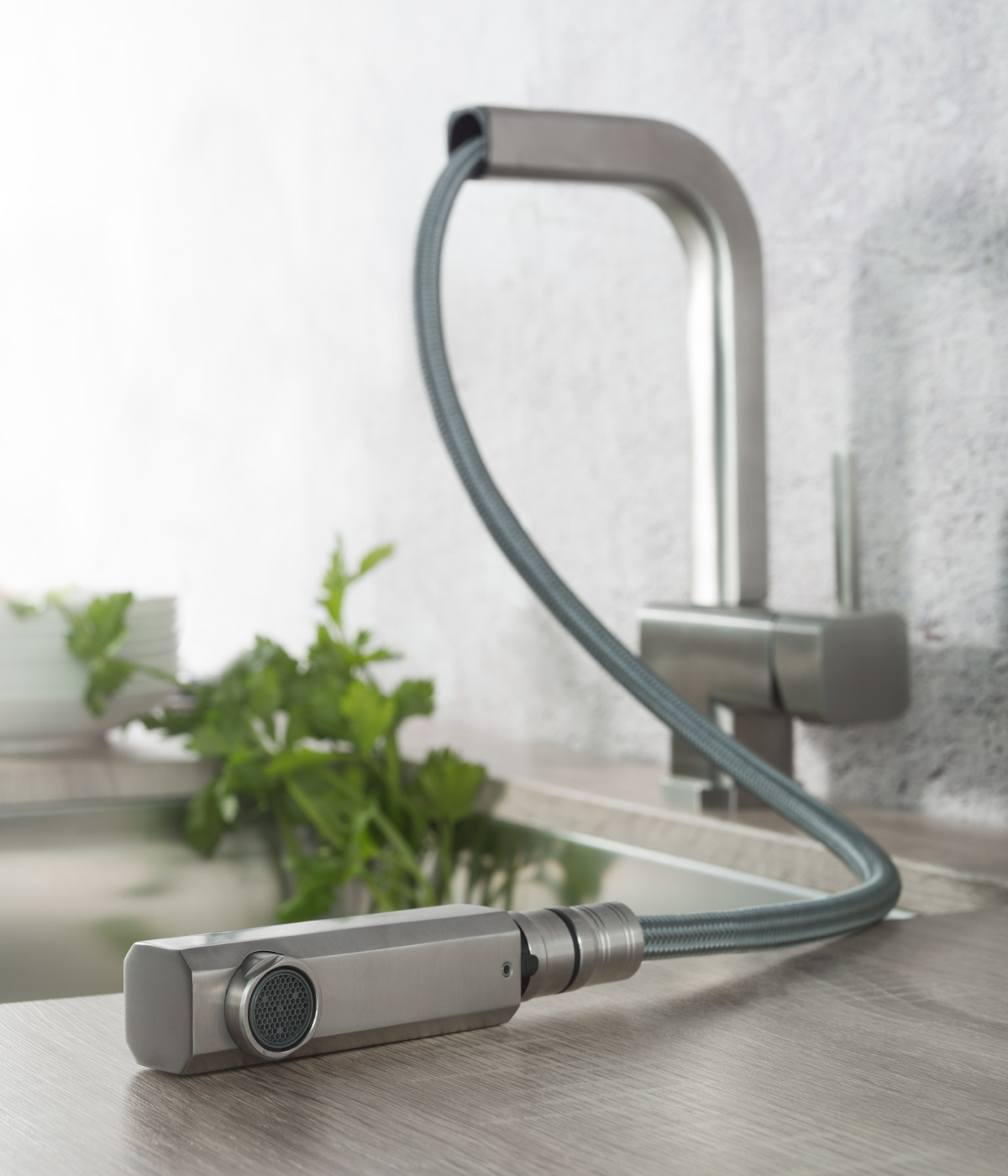 kitchen faucet with long pull out hose