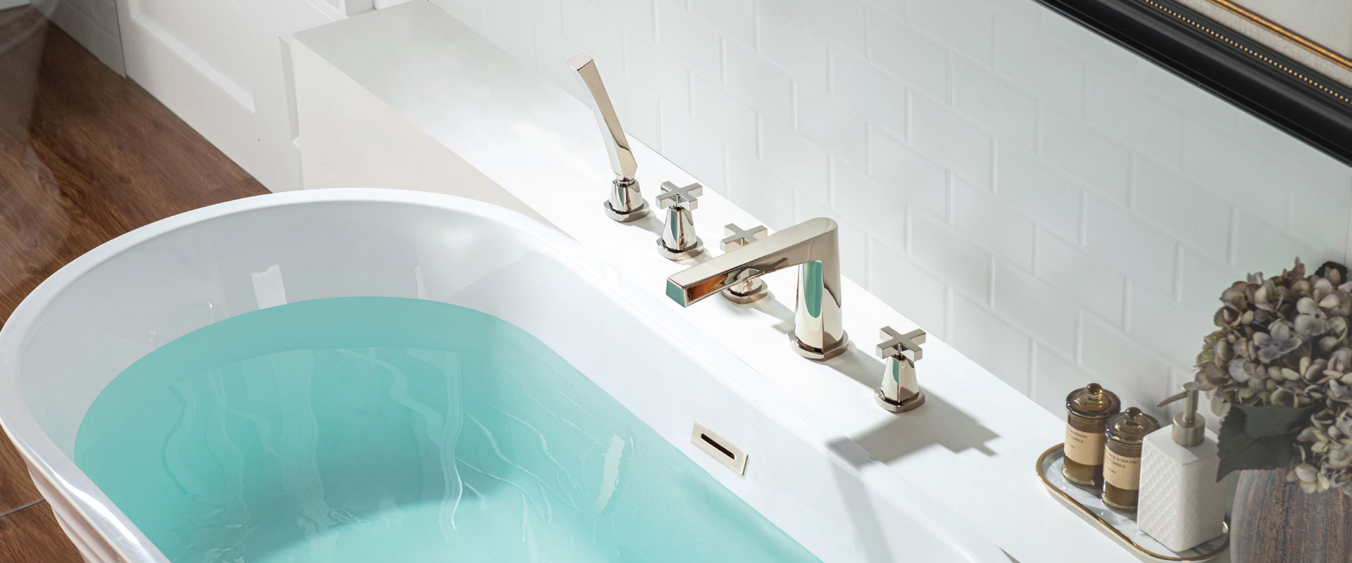 Polished Nickel Bath Tub Faucet With Hand Held