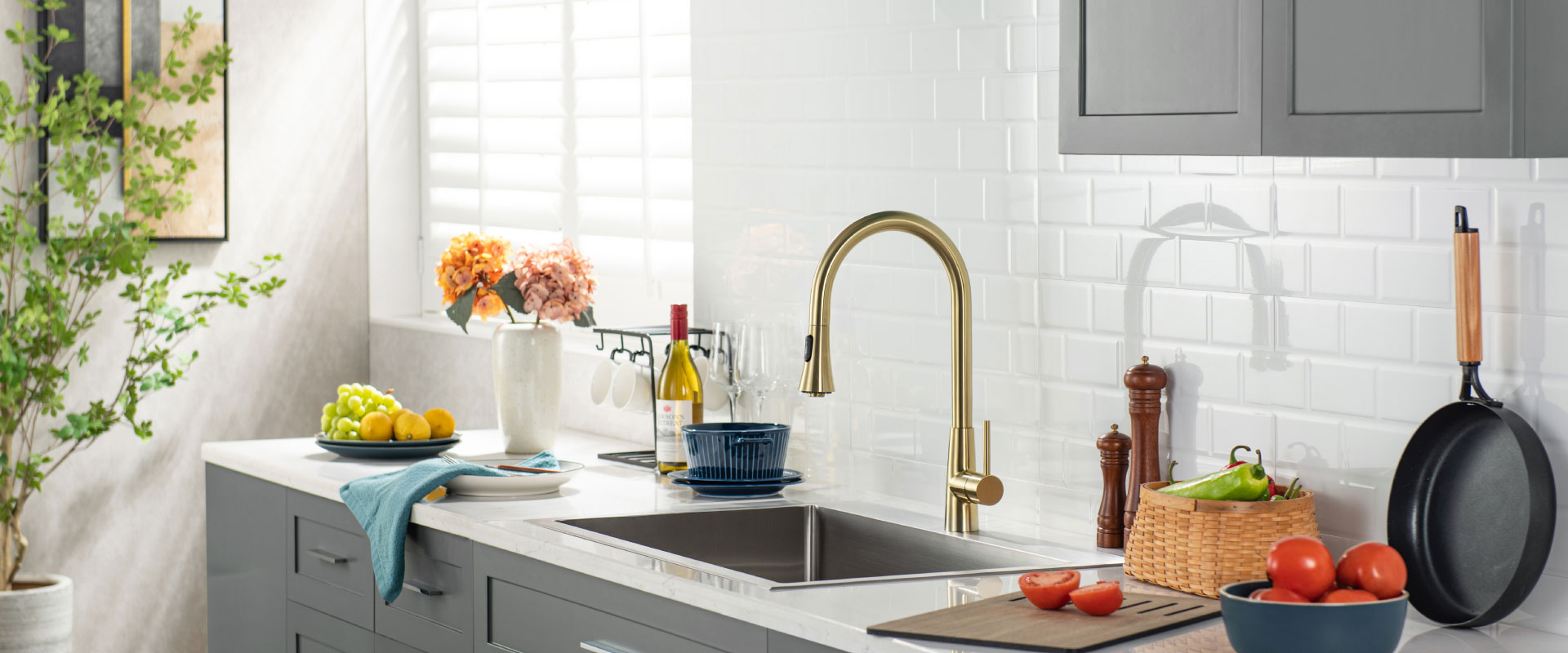 Brushed Gold Kitchen Faucet with pull out
